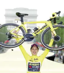  ?? (Garnier/Epa) ?? In giallo JI danese Jonas Vingegaard, 27 anni, vincitore del Tour 2023