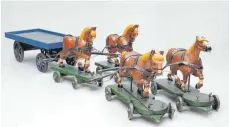  ?? FOTO: ANDREAS BRÜCKLMAIR ?? ..., aber auch Spielzeug wie dieses Pferdefuhr­werk.