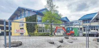  ?? FOTO: MICHAEL PANZRAM ?? Die ehemalige Realschule in Isny soll zu einer Ganztagsgr­undschule umgebaut werden.