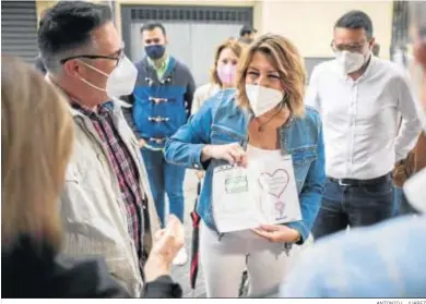  ?? ANTONIO L. JUÁREZ ?? Susana Díaz, con militantes en Granada el pasado martes.