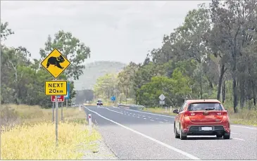  ?? [ Imago/Imagebroke­r/Michael Szönyi] ?? Auf einem Highway Down Under, diesfalls dem Bruce Highway in Queensland.