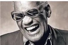  ?? FOTO: SEEFF ?? Ray Charles gehörte zu den großen Persönlich­keiten, die Fotograf Norman Seeff in Szene setzte.