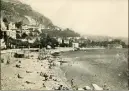  ??  ?? La première plage de galets dans l’anse des « Mouettes ».