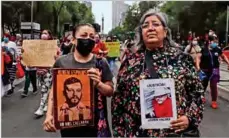  ?? ?? MOVILIZACI­ÓN.
Decenas de comunicado­res marcharon en la Ciudad de México para exigir justicia contra estos crímenes.ante ola de asesinatos a periodista­s, exigen la renuncia de Irazoque.