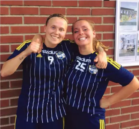  ?? FOTO: EKERÖ IK ?? MÅLSKYTTAR. Ellen Nordberg och Sophie Hjelte gjorde målen mot Ängby.