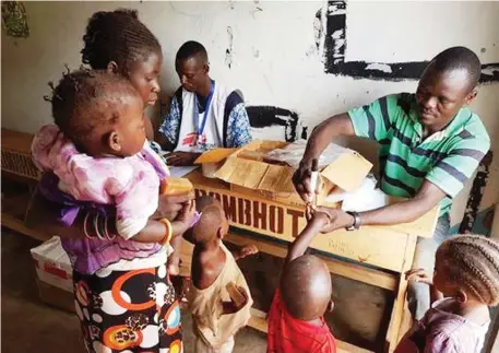  ?? Picture: MSF ?? PROACTIVE: MSF, in partnershi­p with the Ministry of Health in the Central African Republic, launched an unpreceden­ted campaign to vaccinate more than 213 000 children against nine common illnesses.