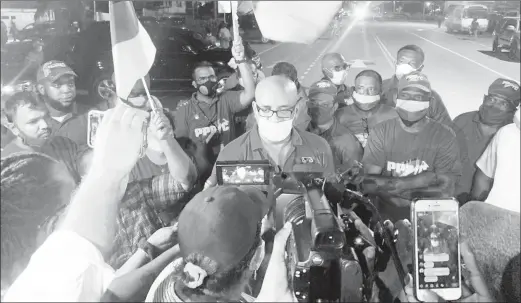  ??  ?? General Secretary of the People’s Progressiv­e Party Bharrat Jagdeo speaking with the media yesterday