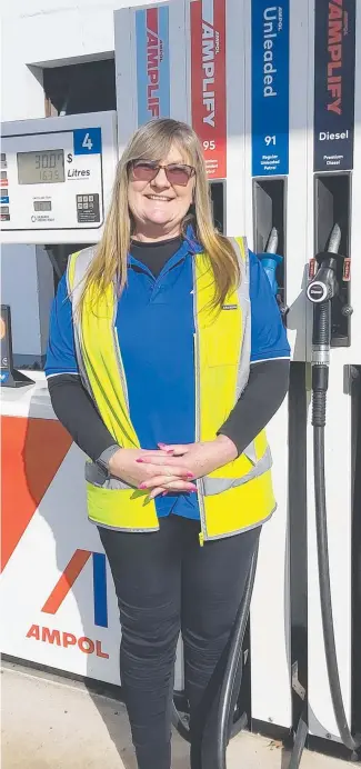  ?? ?? Ampol Somerset manager Dawn Blyth is selling cheap fuel.