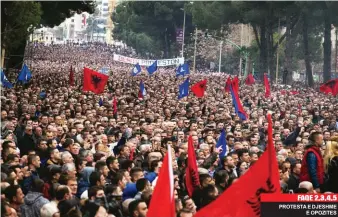  ??  ?? PROTESTA E DJESHME E OPOZITES