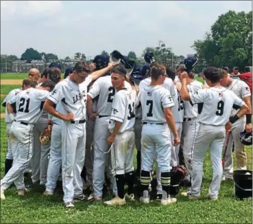  ?? ANDREW ROBINSON — DIGITAL FIRST MEDIA ?? The La Salle baseball team huddles during the District 12-6A final against Frankford Friday.