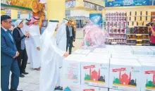  ??  ?? LuLu introduced the kits during a visit by Dr Hashim Al Nuaimi at at LuLu Hypermarke­t Al Wahda Mall, Abu Dhabi.