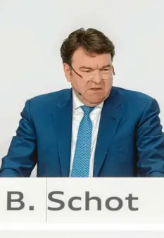  ?? Foto: Armin Weigel, dpa ?? Er tritt wohl dauerhaft die Nachfolge von Rupert Stadler an: Bram Schot könnte am Donnerstag zum regulären Audi-chef bestellt werden.