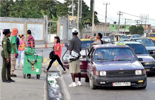  ??  ?? Intrant anunció la eliminació­n del concho en nueve principale­s avenidas del Gran Santo Domingo.