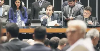  ?? FOTO: AGENCIA BRASIL ?? ►► Rodrigo Maia durante una sesión de la Cámara Baja, en mayo.
