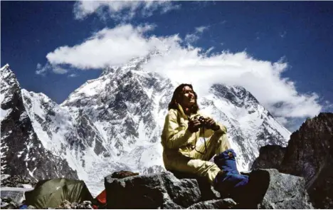  ?? (ARCHIVES/FUNDACJA WIELKI CZLOWIEK) ?? Wanda Rutkiewicz sait que la haute altitude l’attire. Elle sait aussi que les lourdes expédition­s et leur hiérarchie ne lui conviennen­t pas.