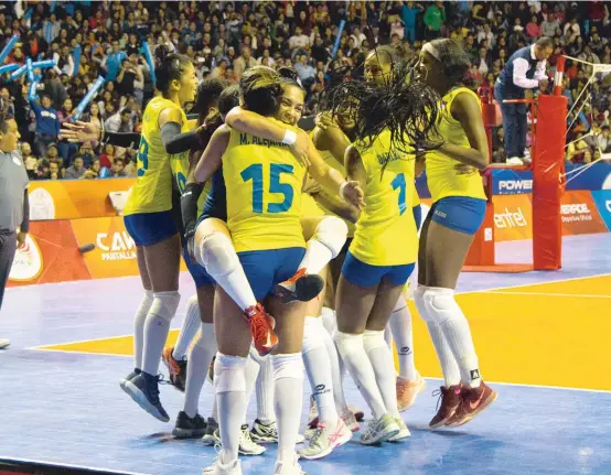  ?? FOTO ?? Para no dejar dudas de la superiorid­ad, Colombia le aplicó 3-0 en la final del voleibol a Argentina.