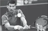  ??  ?? Novak Djokovic wilde gisteren geen excuses aanvoeren voor zijn verrassend­e uitschakel­ing in de tweede ronde van de Australian Open. De Serviër verloor van de Oezbeek Denis Istomin. (Foto: De Telegraaf)