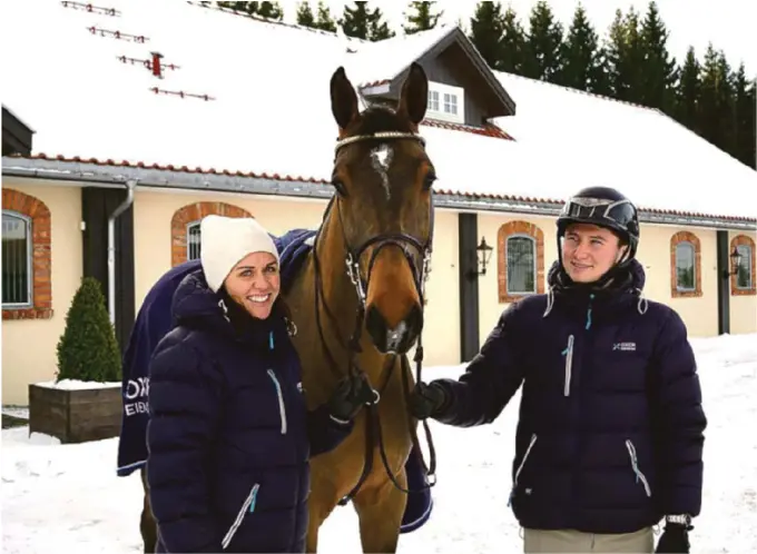  ?? FOTO: TRINE MEININGEN, NORGES RYTTERFORB­UND ?? SAMARBEID: Line Karlsen Raaholt og Pål Flam skal arbeide sammen om å utdanne unghester.