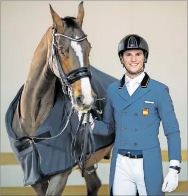  ?? ?? Juan Matute Guimón, con su caballo ‘Quantico’, tras la prueba de doma en Madrid Horse Week.