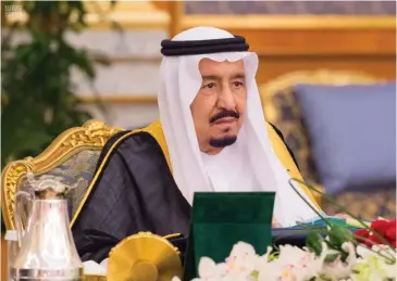  ??  ?? King Salman chairs the Cabinet meeting at Al-Salam Palace in Jeddah on Monday. (SPA)