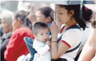  ??  ?? Madres. El municipio de Acuña puso en marcha un programa de apoyo a menores embarazada­s.