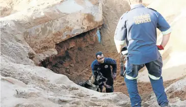  ?? Picture: JACKIE CLAUSEN ?? COLD CASE: This week’s search for victims of Gert van Rooyen and Joey Haarhoff, above left, was fruitless