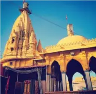  ?? M. BILAL HASSAN ?? The 160-year-old Swaminaray­an Mandir is one of the largest and best-known Hindu temples in all of Karachi.