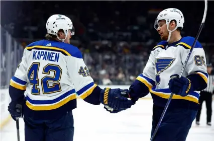  ?? FOTO: RONALD MARTINEZ / GETTY IMAGES NORTH AMERICA / LEHTIKUVA / AFP ?? ■
Kasperi Kapanen har hittat rätt i St. Louis Blues.