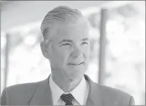  ?? STAFF FILE PHOTO ?? California State Superinten­dent of Public Instructio­n Tom Torlakson listens to Liberty High Union High School principal Pat Walsh while touring the school in Brentwood, in 2015.