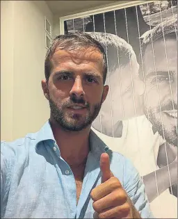  ?? FOTO: TWITTER ?? Pjanic, ayer en su domicilio una vez se confirmó que padece coronaviru­s