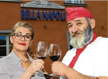  ?? Foto: Silvio Wyszengrad ?? Der Abschied von der Trattoria Bella Napoli in Pfersee fällt Gordana und Sabato Borrelli nicht leicht.