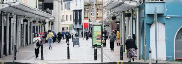  ?? Picture: Adrian White ?? EE closed its store on Stepney Street, Llanelli.