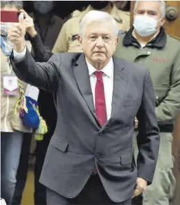  ?? Alfredo Estrella / AFP ?? López Obrador, tras votar, el pasado domingo en Ciudad de México.