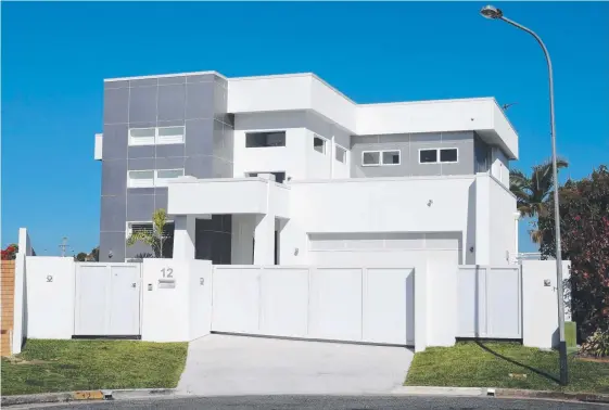  ??  ?? Former AFL star Wayne Carey is a cool million dollars ahead after selling this prized Gold Coast mansion for $2.265 million.