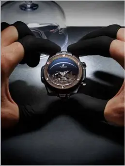  ??  ?? For the first time, the emblematic Men’s fashion house and the watchmaker, both master of
exceptiona­l craftmansh­ip, are focusing on the Big Bang Unico chronograp­h, for a limited series.