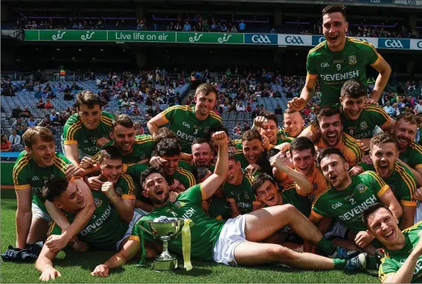  ?? Picture: Eóin Noonan/Sportsfile ?? Meath players celebrate with the cup after the Leinster Junior Championsh­ip Final against Louth at Croke Park.