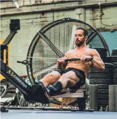  ??  ?? Figura de culto: Froning tem a admiração e respeito da comunidade de CrossFit