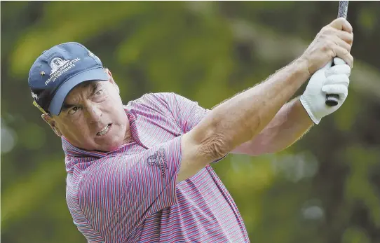  ?? AP PHOTO ?? HOW NOW BROWNE: Olin Browne watches his tee shot off the third hole during yesterday’s opening round of the U.S. Senior Open at Salem Country Club in Peabody.