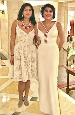  ??  ?? Tosca and Tetta go all-white at a recent celebratio­n.