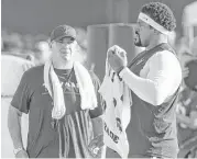  ?? Brett Coomer / Houston Chronicle ?? Duane Brown, right, has stayed in shape and insists he’s ready to play for coach Bill O’Brien.