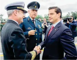  ?? FOTO: WWW.GOB.MX ?? PRESENTES. El presidente Enrique Peña Nieto, con los titulares de Marina, Vidal Francisco Soberón, y de la Sedena, Salvador Cienfuegos, ayer.