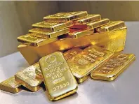  ?? FOTO: DPA ?? Gold schätzen viele Anleger als sichere Reserve, gerne auch zu Hause. Doch das kostet. Nachrechne­n lohnt sich.