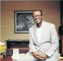  ?? /MDUDUZI NDZINGI ?? Vice-chancellor of the University of Pretoria Tawana Kupe in his office at the university.