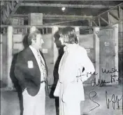  ?? (Photo DR) ?? Marcel Jonio, ici avec Serge Lama au théâtre des étoiles d’Hyères, dans les années .