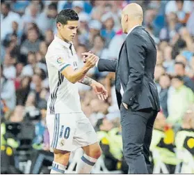  ?? FOTO: EFE ?? James está cada vez más cerca de irse. Zidane se ha decantado por Isco en la media