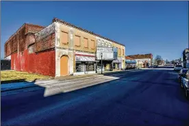  ?? GRAHAM PHOTOS/STAFF NICK ?? Officials hope to save the former Studio Theater on Central Avenue in Middletown.