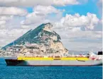  ?? ?? Ein LNG-Tanker vor Gibraltar.