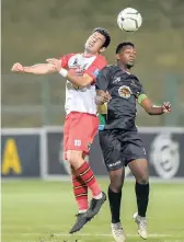  ?? PICTURE: CHRISTIAAN KOTZE/SASPA) ?? UKZN captain Nqubeko Dlamini and Claudio A De Almeida of TUKS contest possession during their Varsity clash last Thursday at Tuks stadium in Pretoria