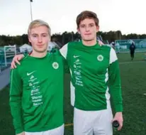  ?? FOTO: ESPEN SAND ?? Mads Bertelsen Sveindal (19) og Peder Dovland (18) har gått gradene i MK, og har de siste sesongene spilt seg inn på klubbens førstelag. Nå ønsker de på å spille klubben oppover i divisjonen­e.