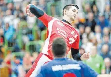  ?? FOTO: VOLKER STROHMAIER ?? Laupheims Julian Nief war mit acht Toren erfolgreic­hster Schütze gegen die SG Leonberg/Eltingen.